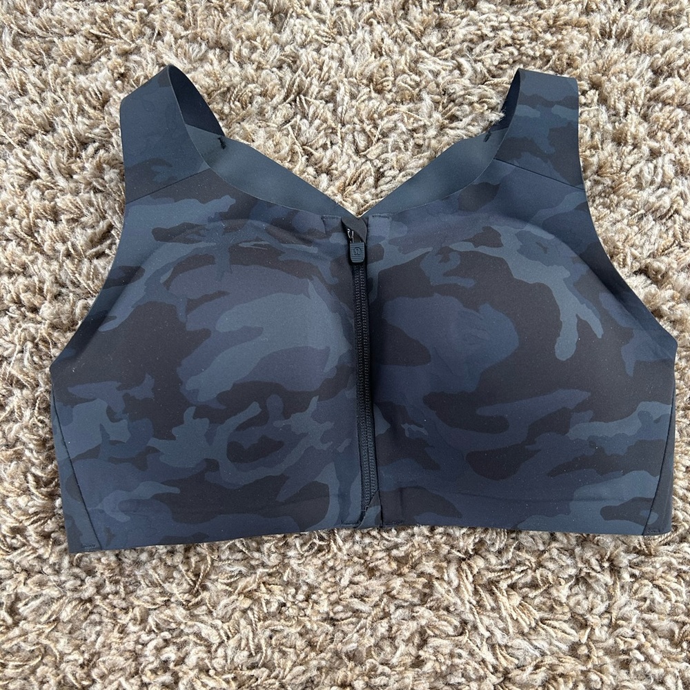 Lululemon Enlite zip-up sports bra 36D
